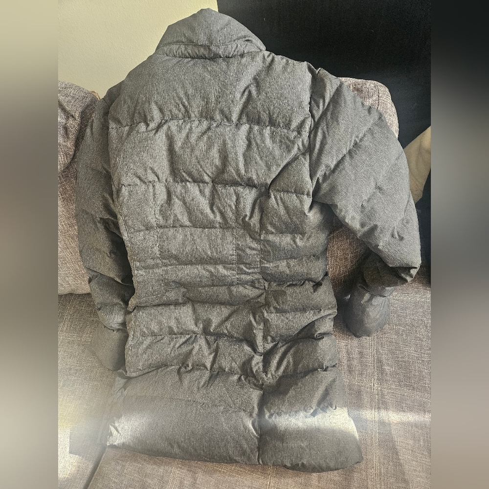Womens Roots Gray Down Filled Puffer Coat. Small. - Picture 3 of 10